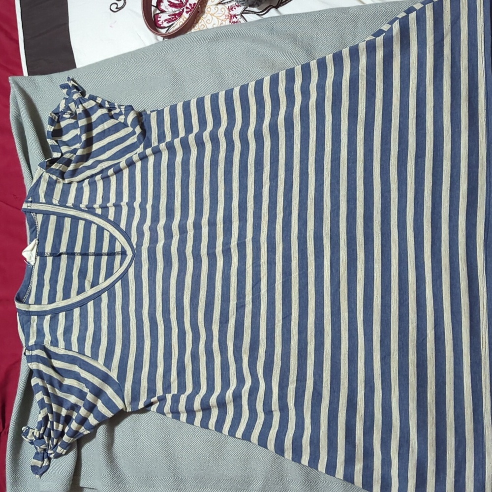 Ladies cold shoulder top